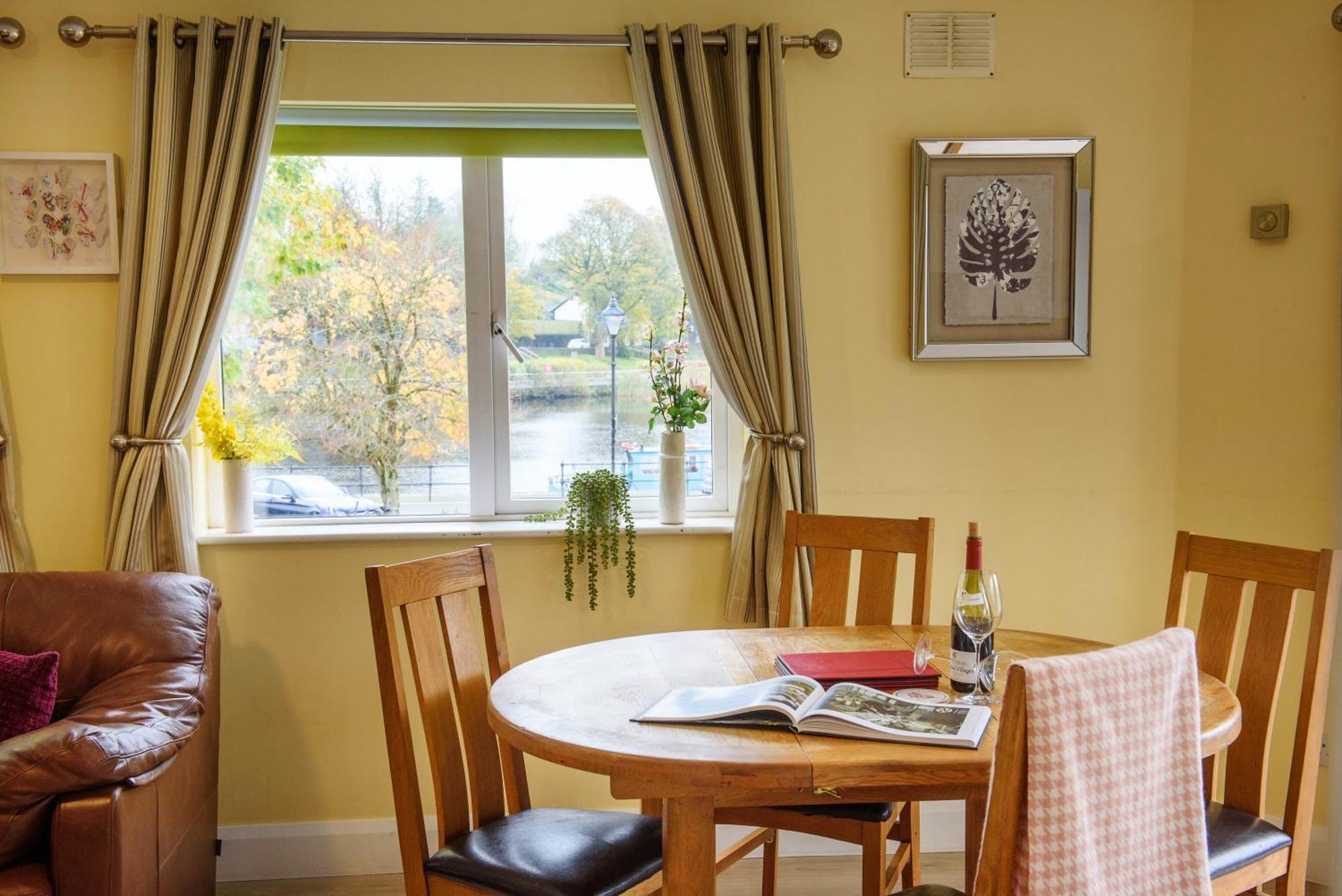 Waterfront Self Catering Houses Carrick on Shannon Εξωτερικό φωτογραφία